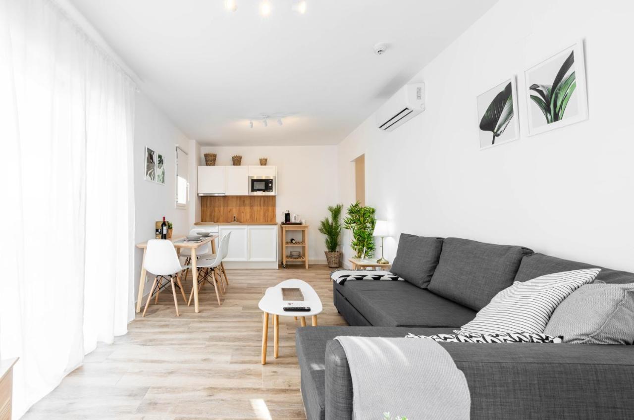 Apartamentos Toboso Plaza เนร์คา ภายนอก รูปภาพ 3D interior visualization