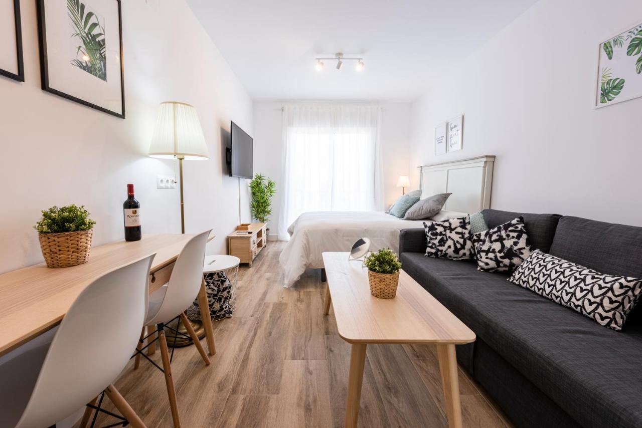 Apartamentos Toboso Plaza เนร์คา ภายนอก รูปภาพ A studio apartment in Madrid, Spain